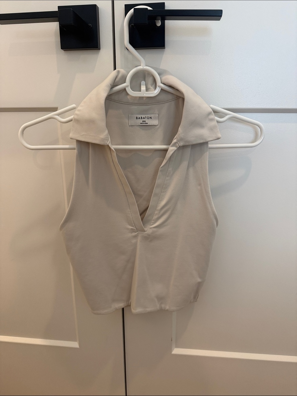 Babaton Cream Sleeveless Collared V-Neck Top